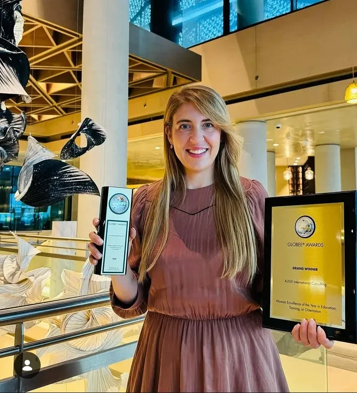 Monica Perna with the award: Grand Winner
