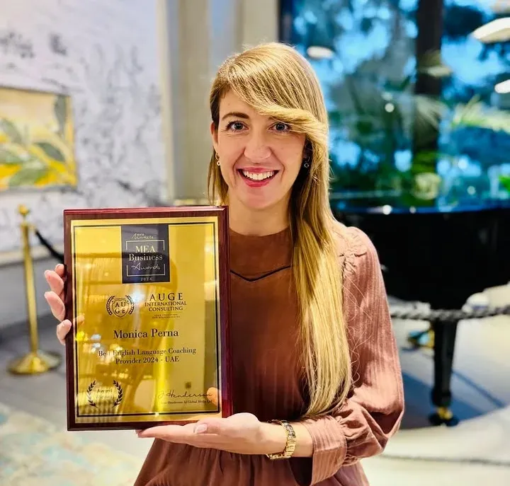 Monica Perna with the award: Best English Language Coaching Provider, UAE